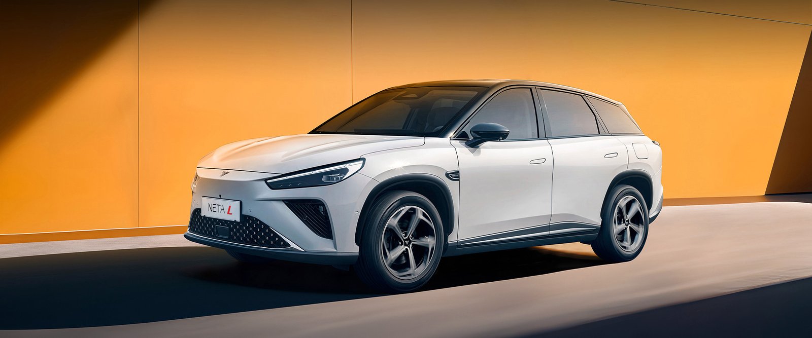 The World's Only PHEV SUV with a 310KM Pure Electric Range